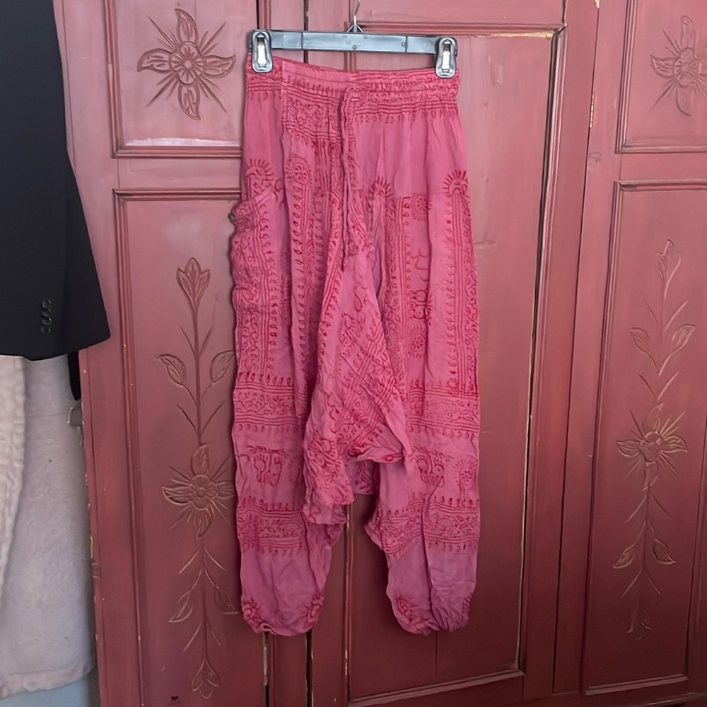 Yoga”Buddha” pants EUC in small.